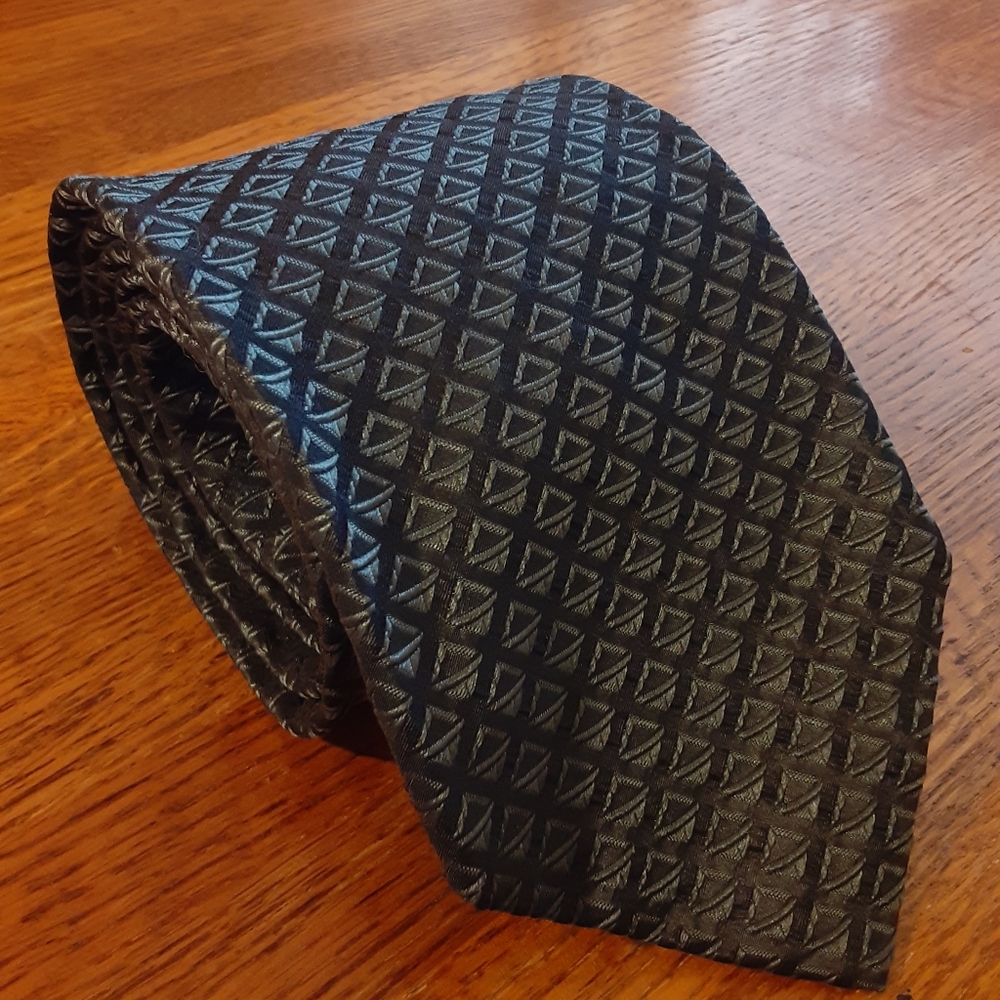 XMI Platinum tie